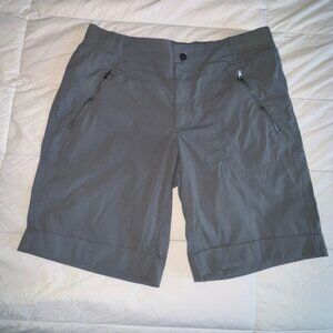 Te Verde Women's military green  Zip Pocket Shorts